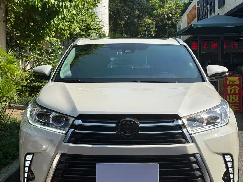 Toyota Highlander — фото 2