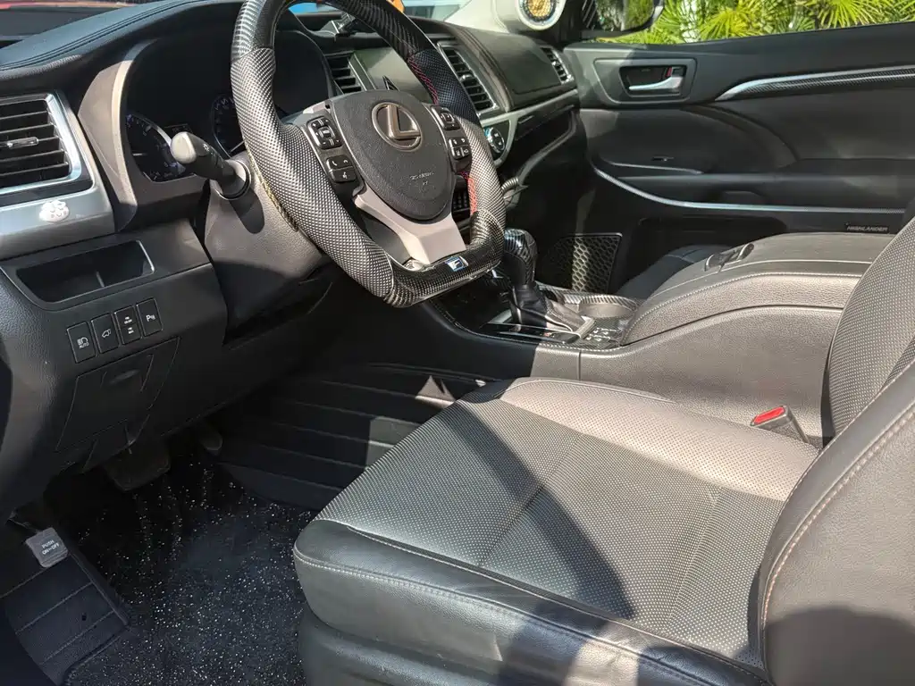 Toyota Highlander — фото 17