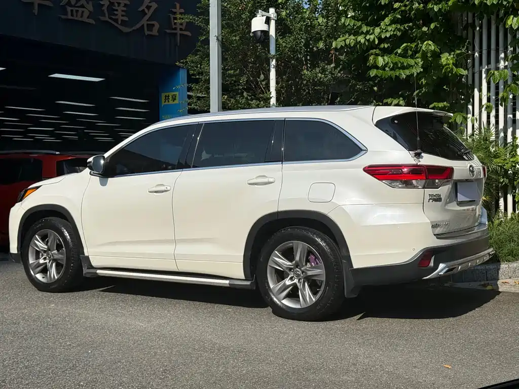 Toyota Highlander — фото 5