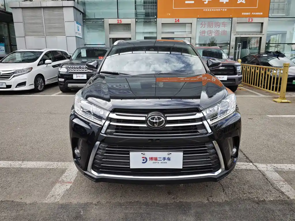 Toyota Highlander — фото 2