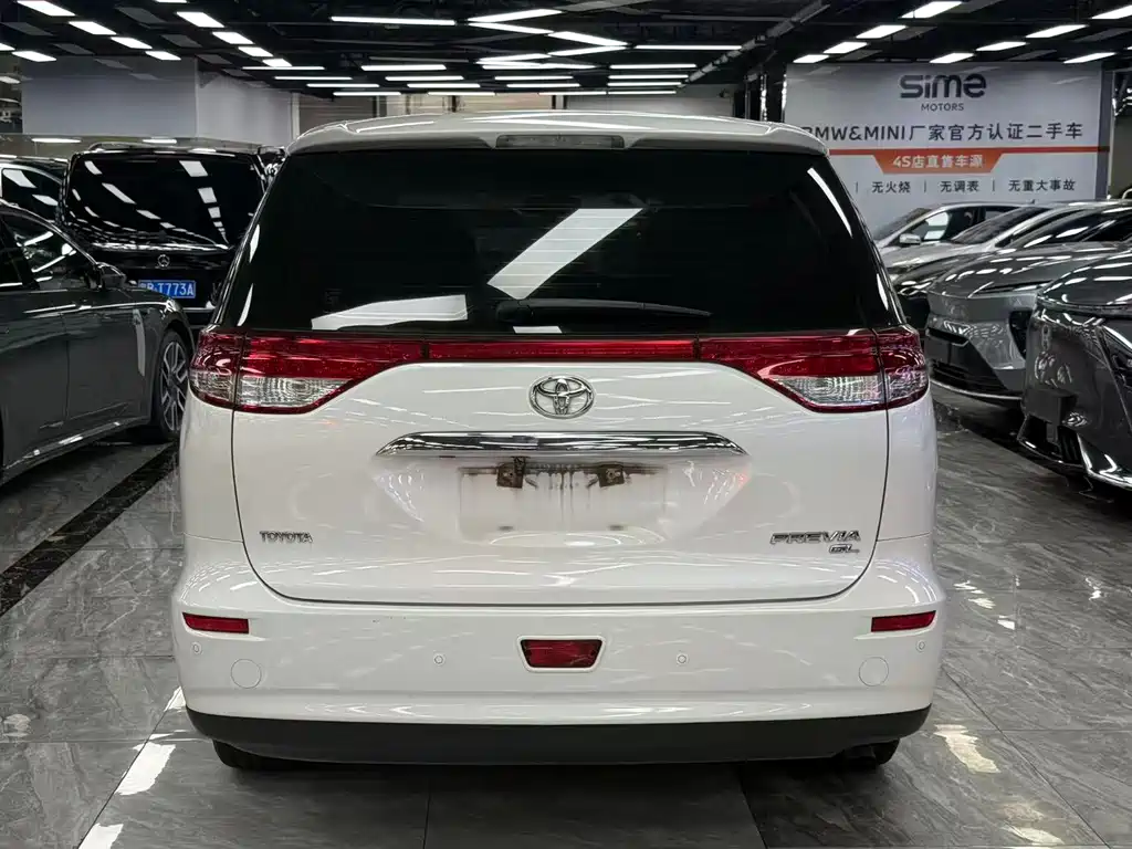 Toyota Previa — фото 8