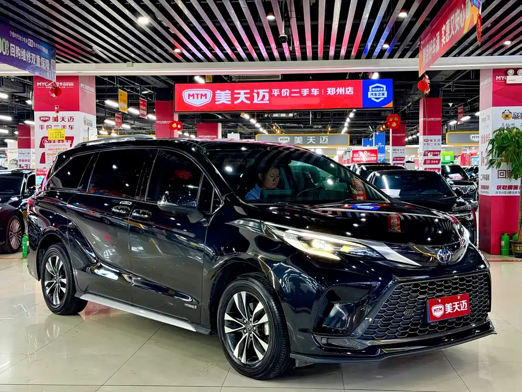 Toyota Granvia — фото 3