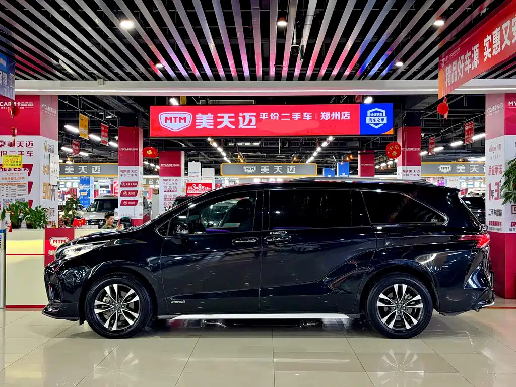 Toyota Granvia — фото 8