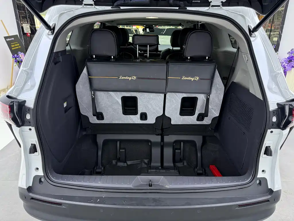 Toyota Sienna — фото 22