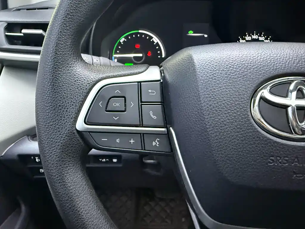 Toyota Sienna — фото 23