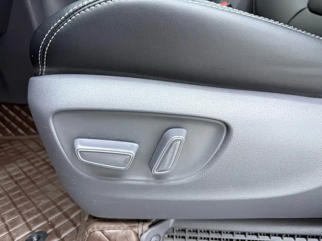Toyota Sienna — фото 26
