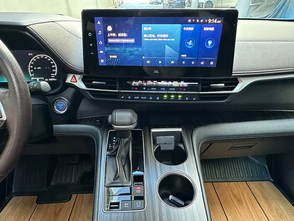 Toyota Sienna — фото 14