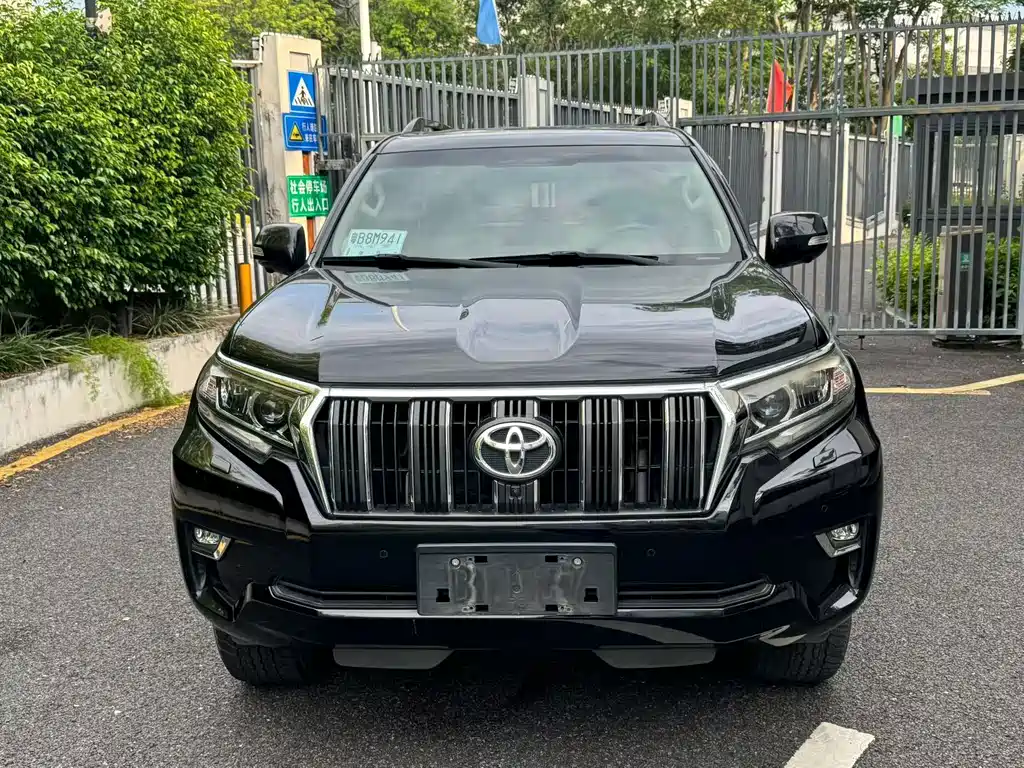 Toyota Prado — фото 2