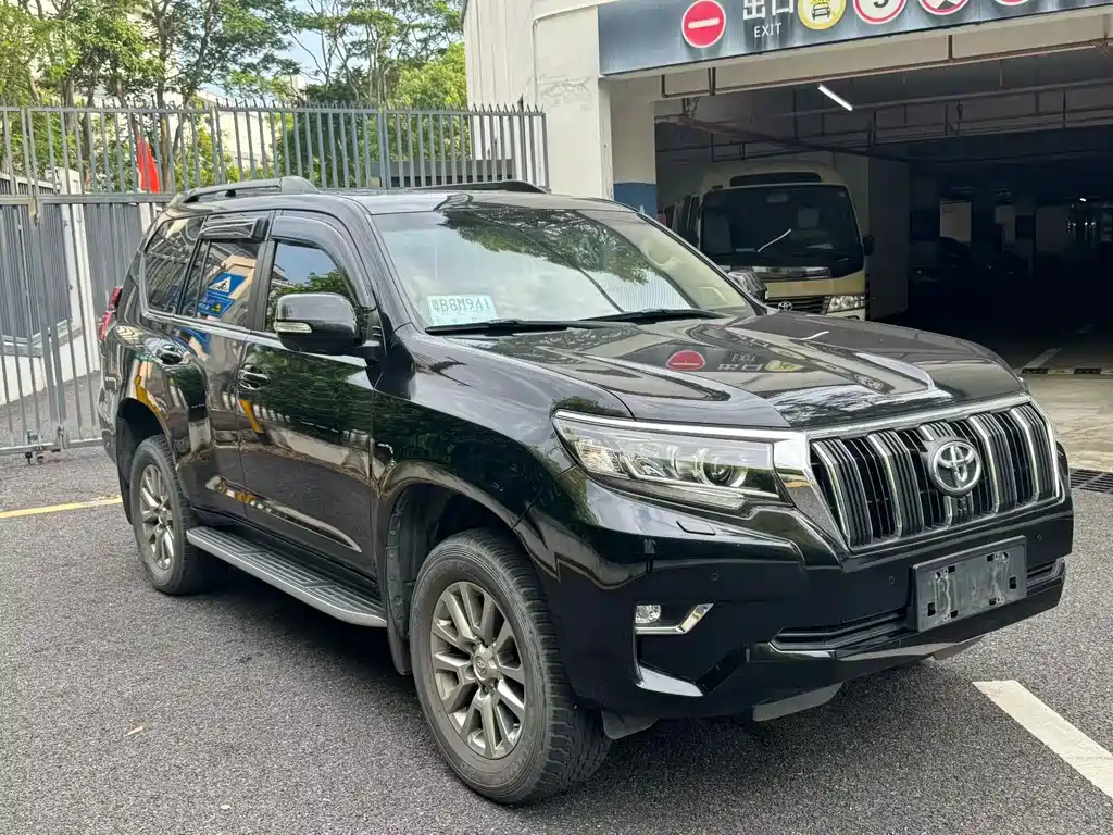 Toyota Prado — фото 3