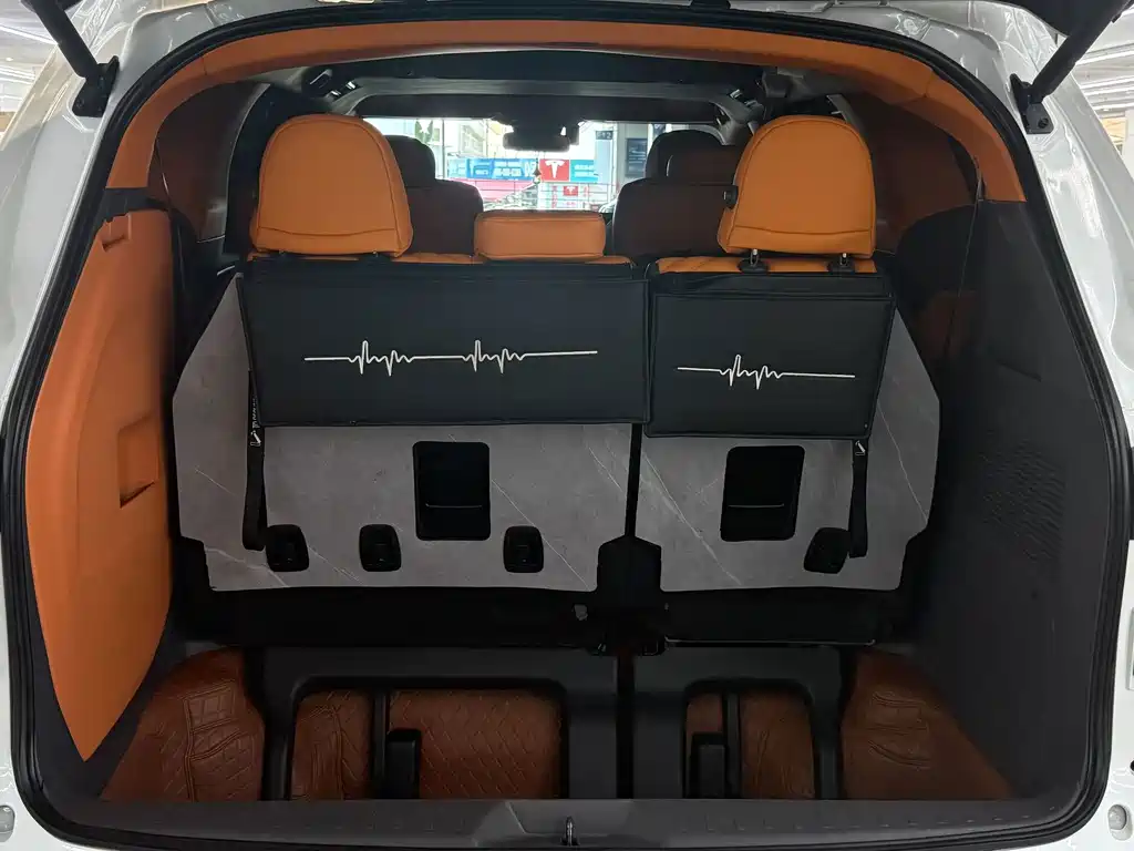 Toyota Granvia — фото 20
