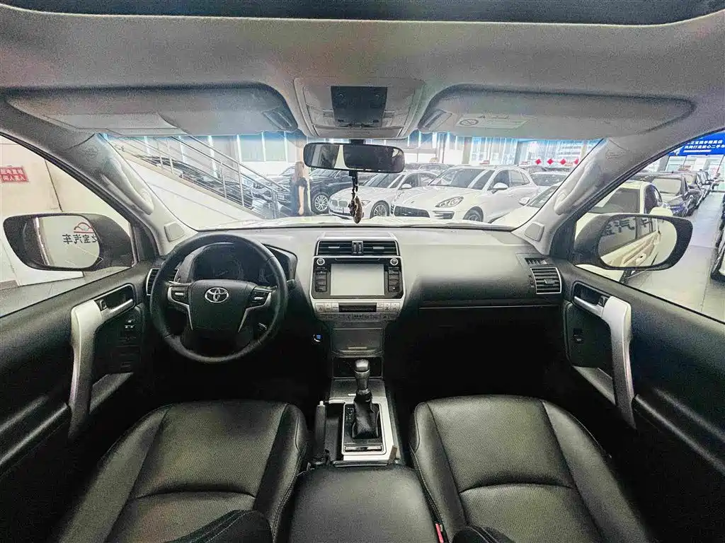 Toyota Prado — фото 14