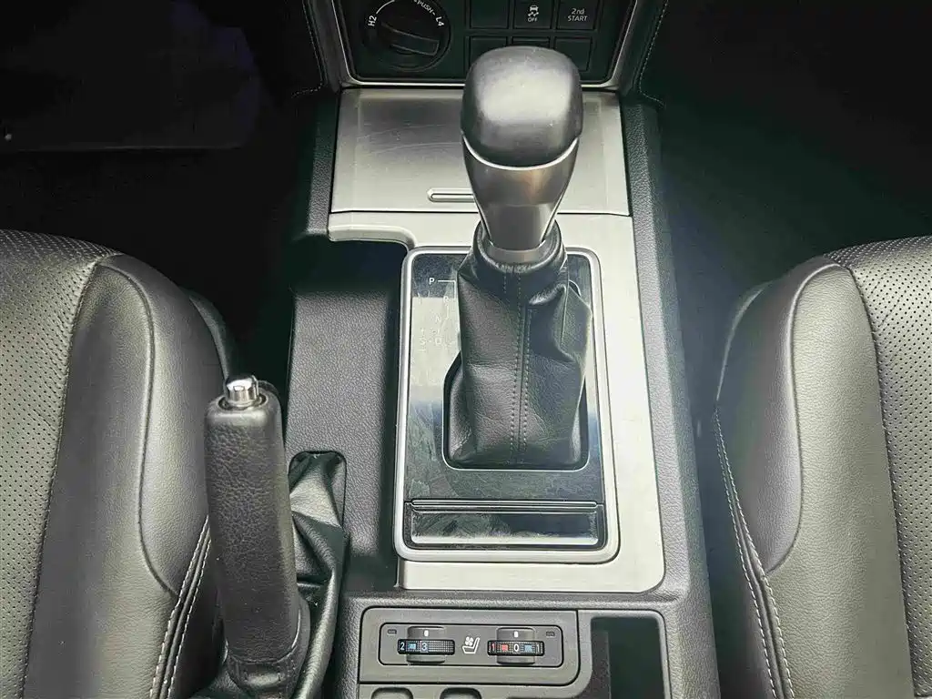 Toyota Prado — фото 17