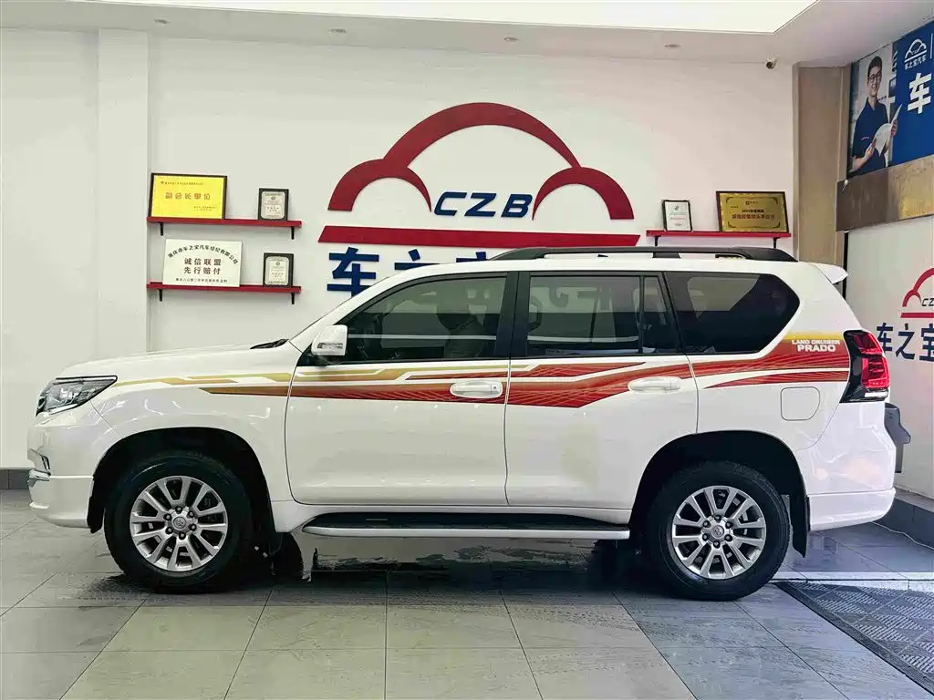 Toyota Prado — фото 4