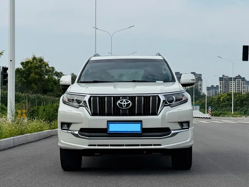 Toyota Prado — фото 2