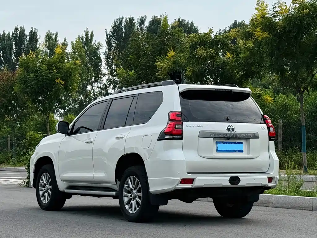 Toyota Prado — фото 4
