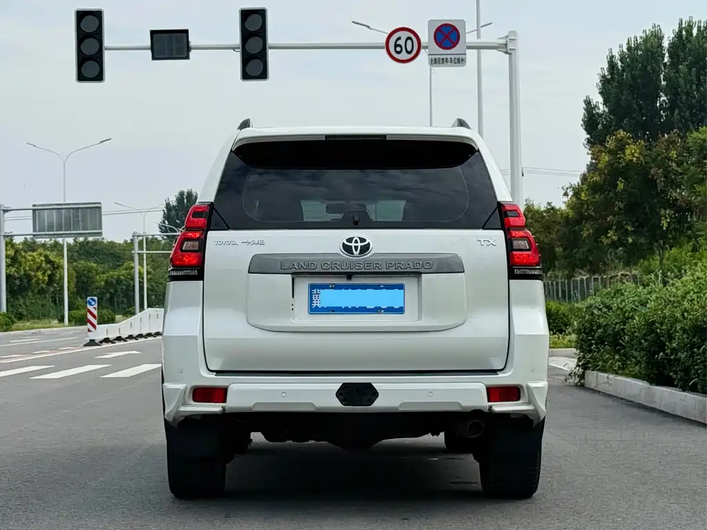 Toyota Prado — фото 5