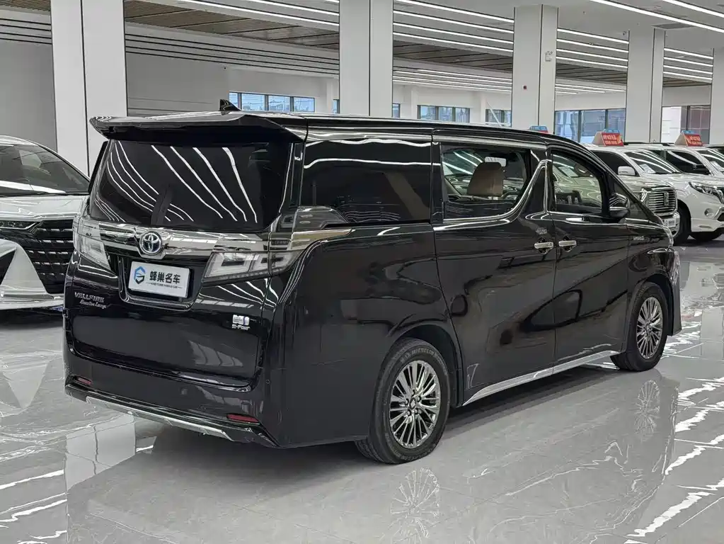 Toyota Vellfire — фото 9