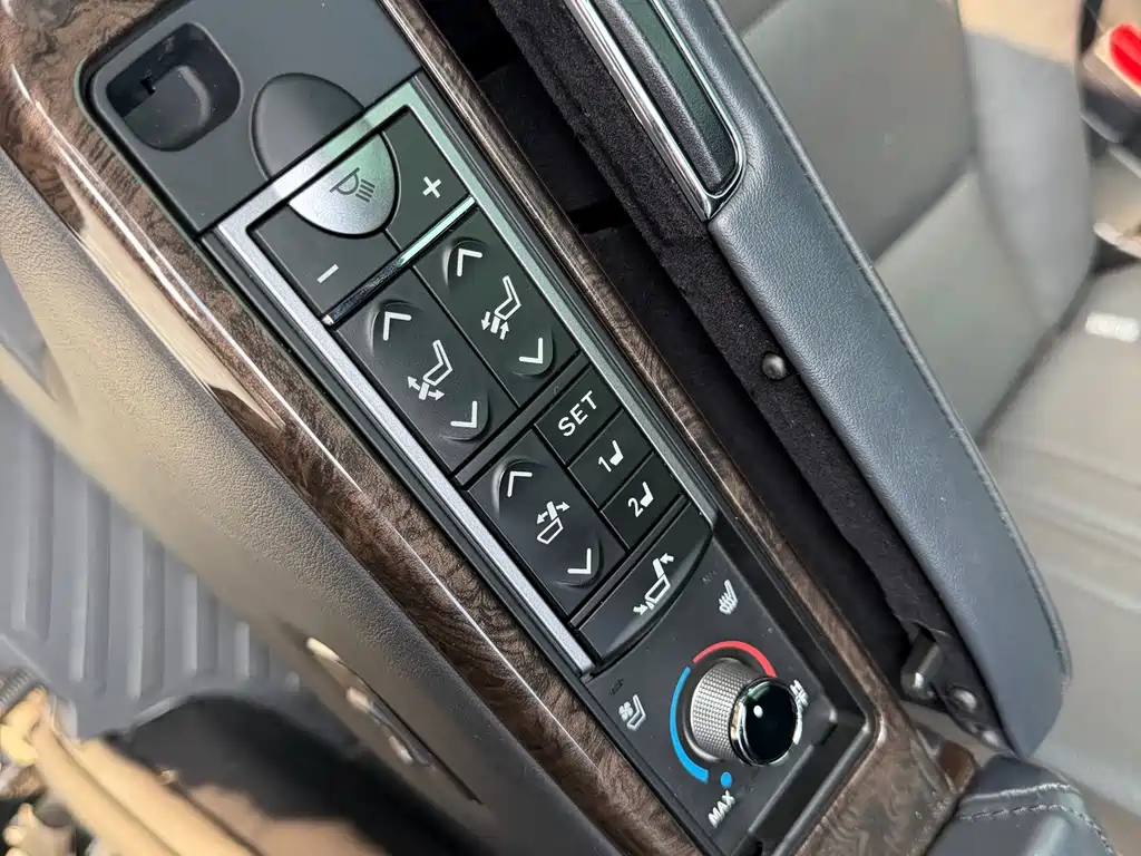 Toyota Vellfire — фото 15