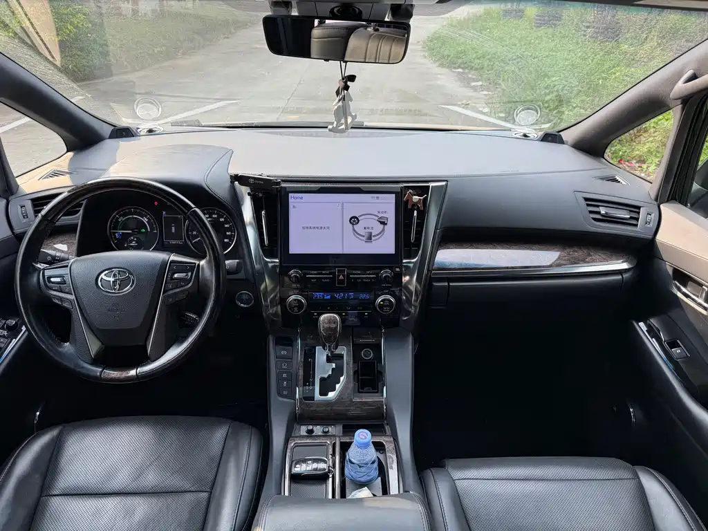Toyota Vellfire — фото 17
