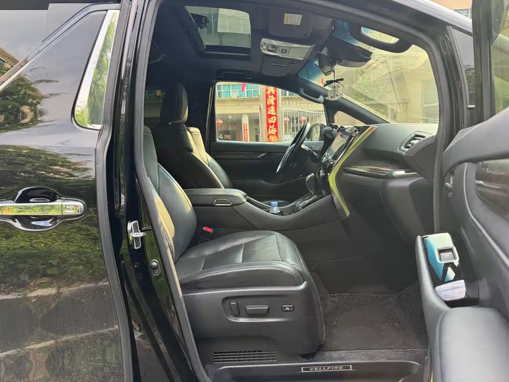 Toyota Vellfire — фото 22