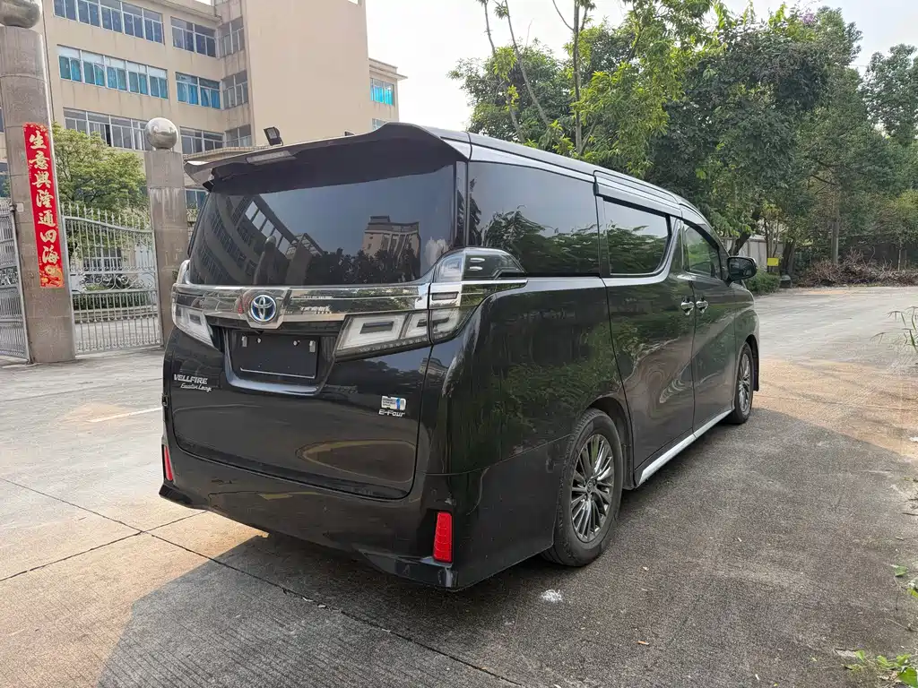 Toyota Vellfire — фото 7
