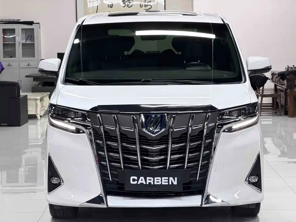 Toyota Alphard — фото 2