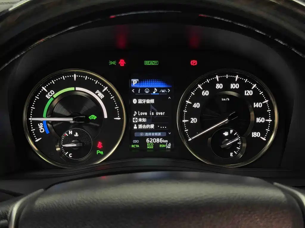 Toyota Alphard — фото 21