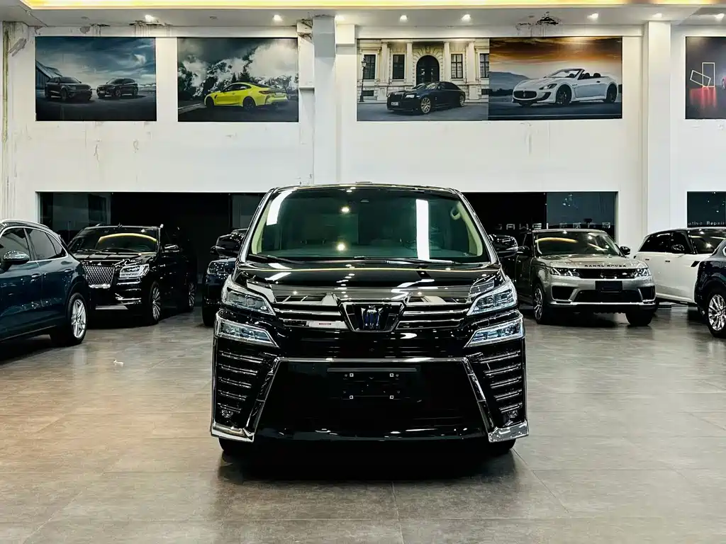 Toyota Vellfire — фото 2