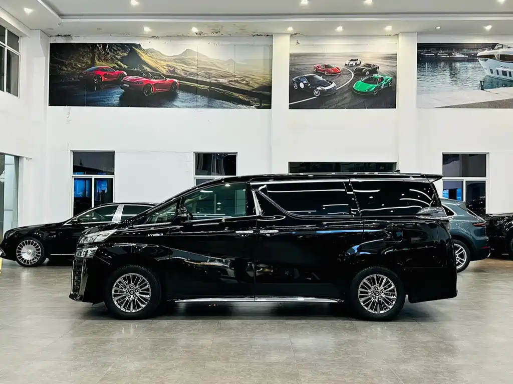 Toyota Vellfire — фото 3