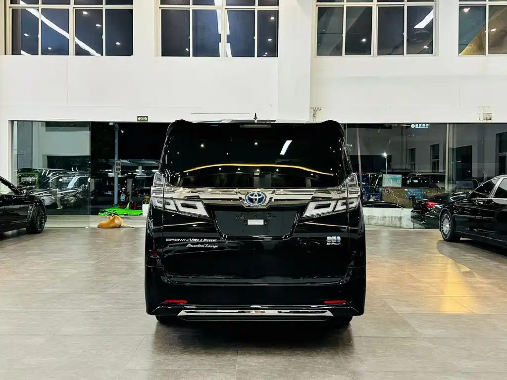 Toyota Vellfire — фото 4