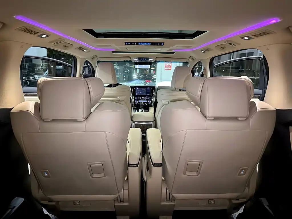 Toyota Vellfire — фото 8