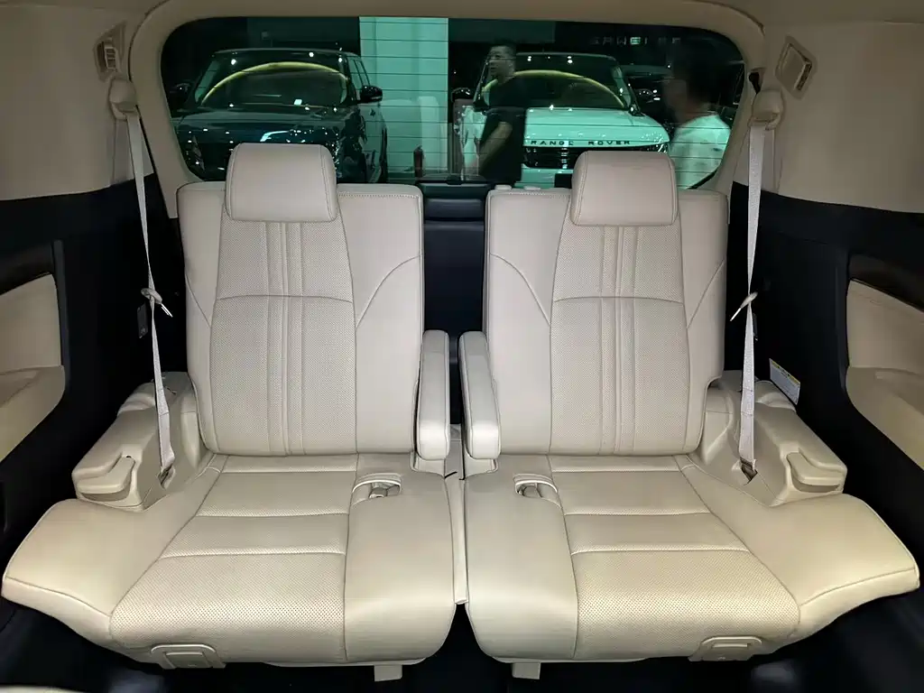 Toyota Vellfire — фото 9