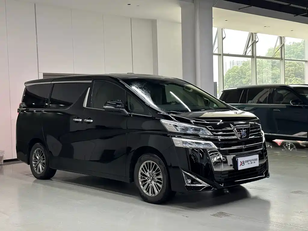 Toyota Vellfire — фото 3