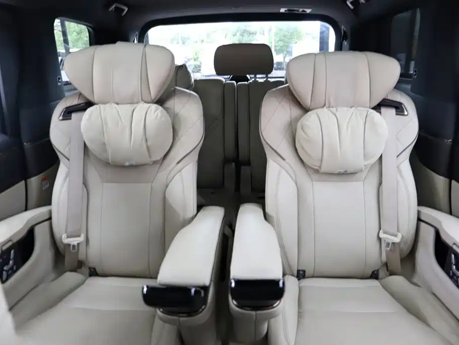 Toyota Alphard — фото 19