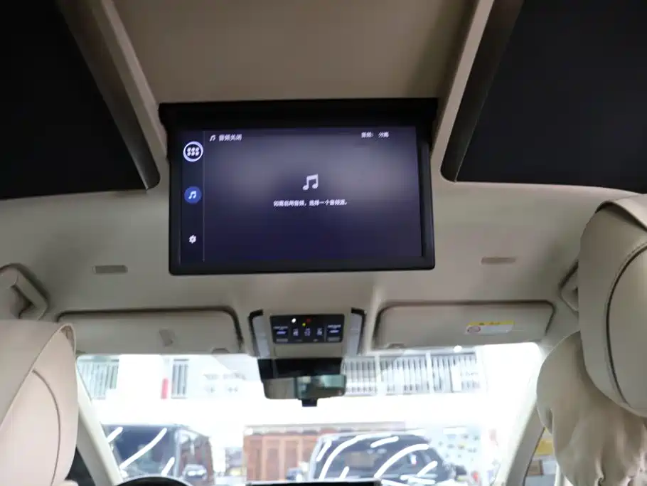 Toyota Alphard — фото 23