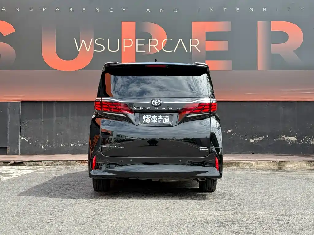 Toyota Alphard — фото 4