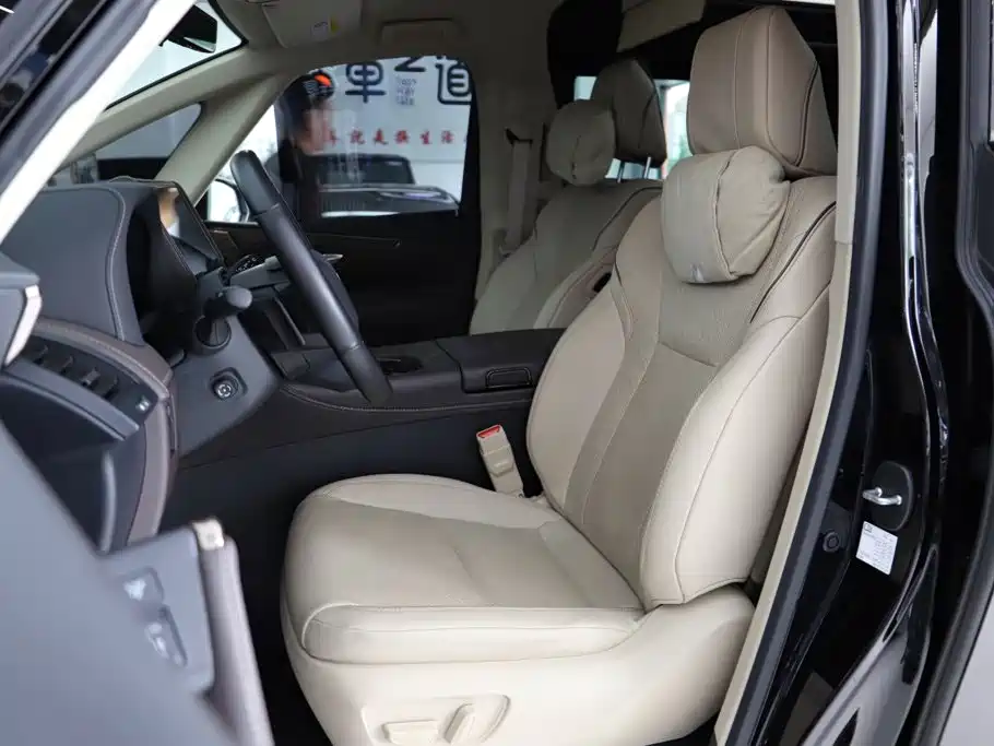 Toyota Alphard — фото 5