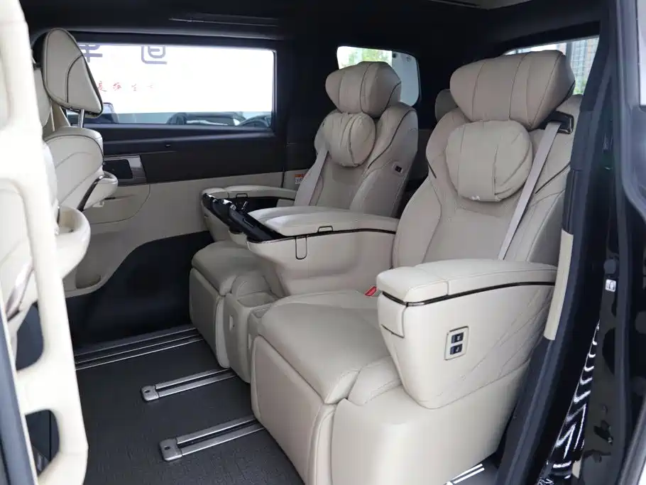 Toyota Alphard — фото 6