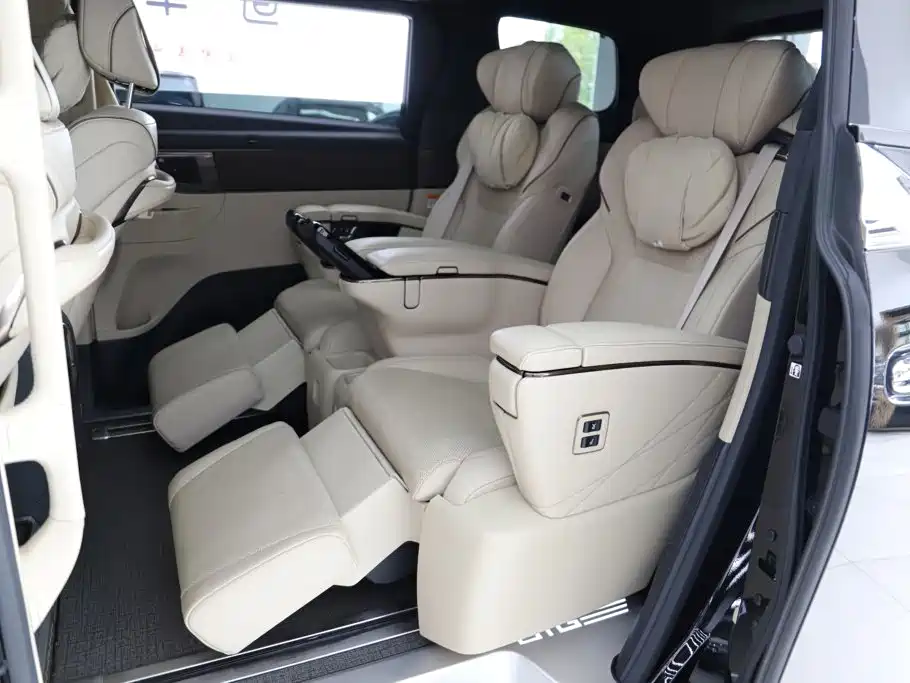 Toyota Alphard — фото 7