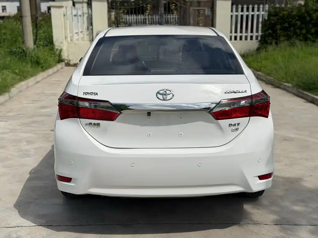 Toyota Corolla — фото 9