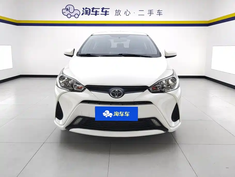 Toyota Yaris L — фото 2
