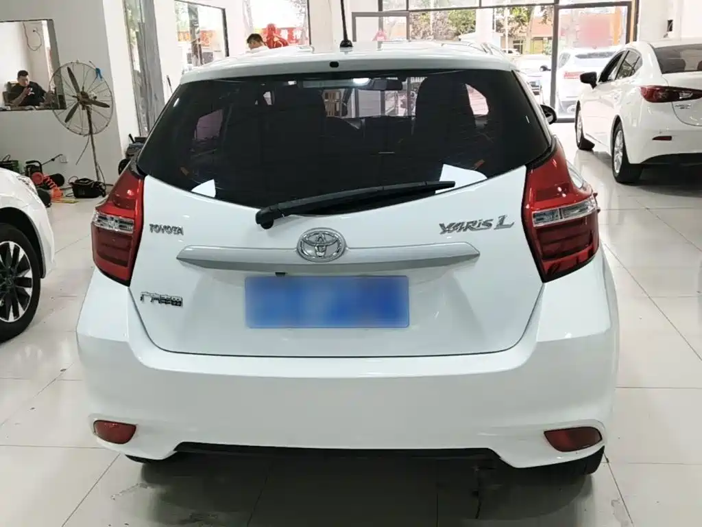 Toyota Yaris L — фото 6