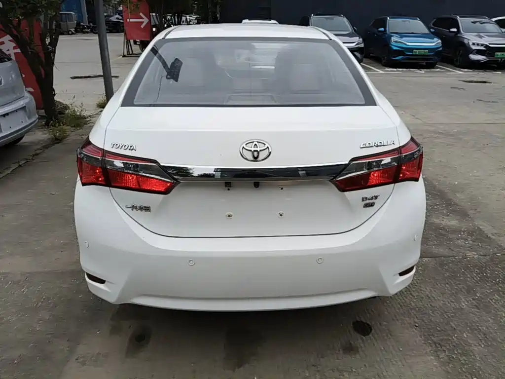 Toyota Corolla — фото 6
