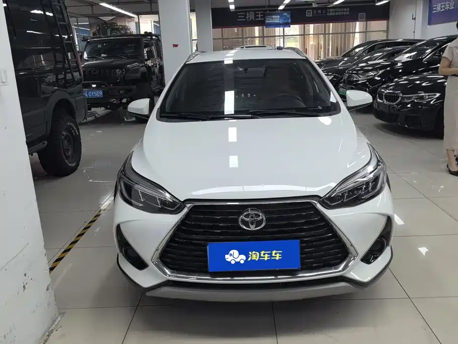 Toyota Yaris L — фото 2