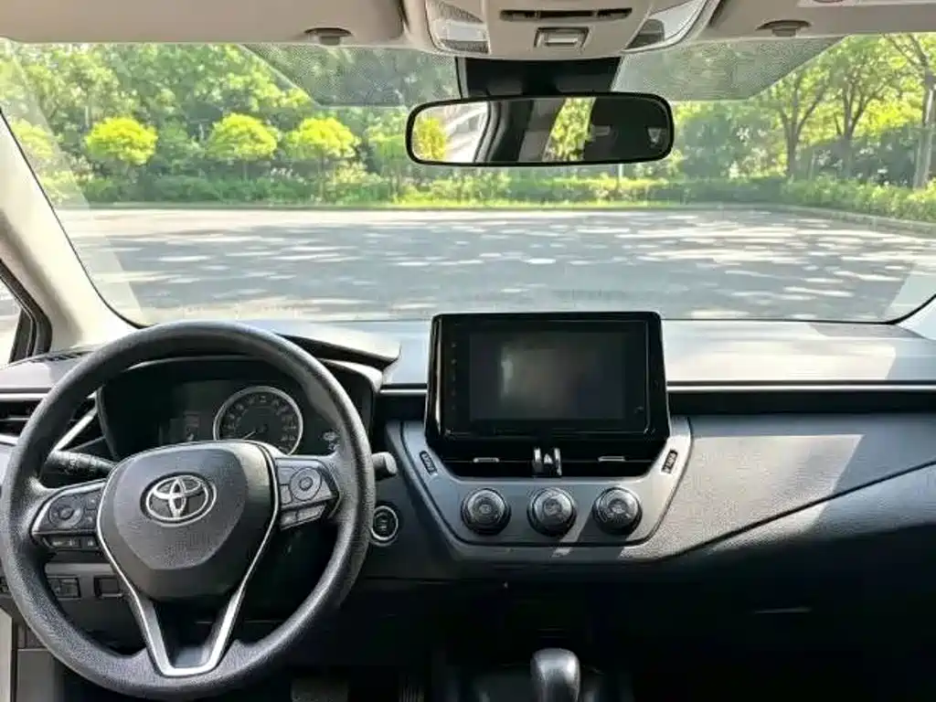 Toyota Corolla — фото 9