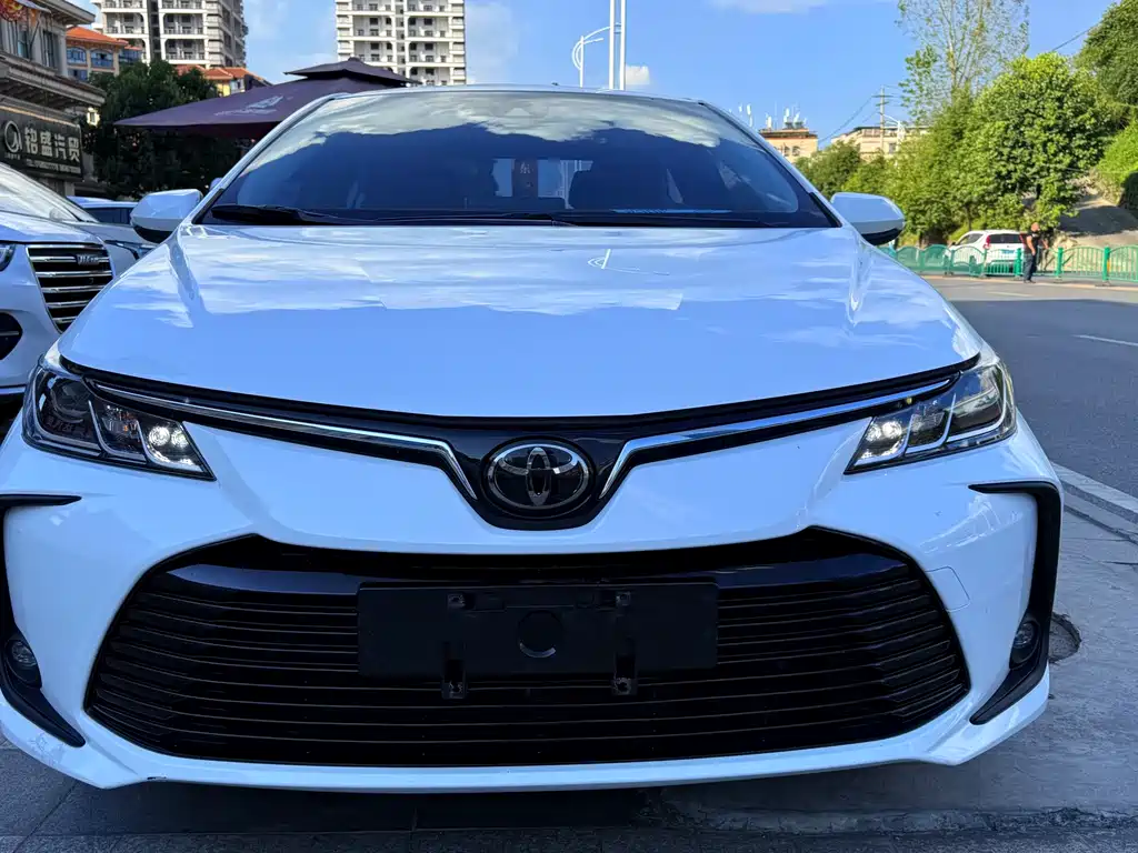 Toyota Corolla — фото 2