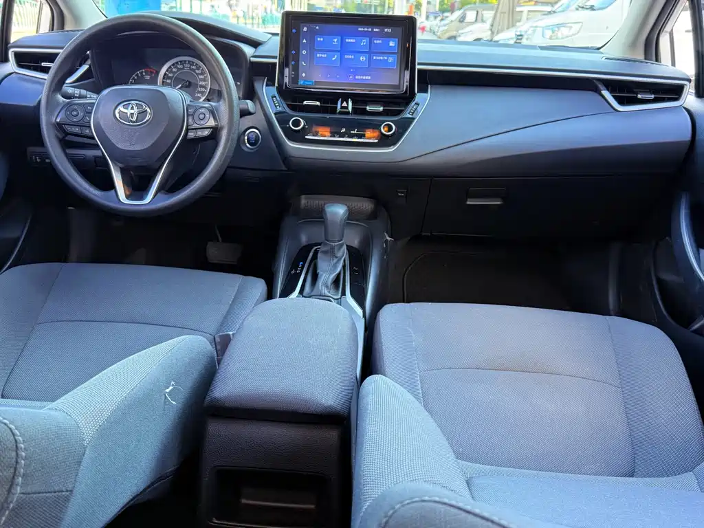 Toyota Corolla — фото 16