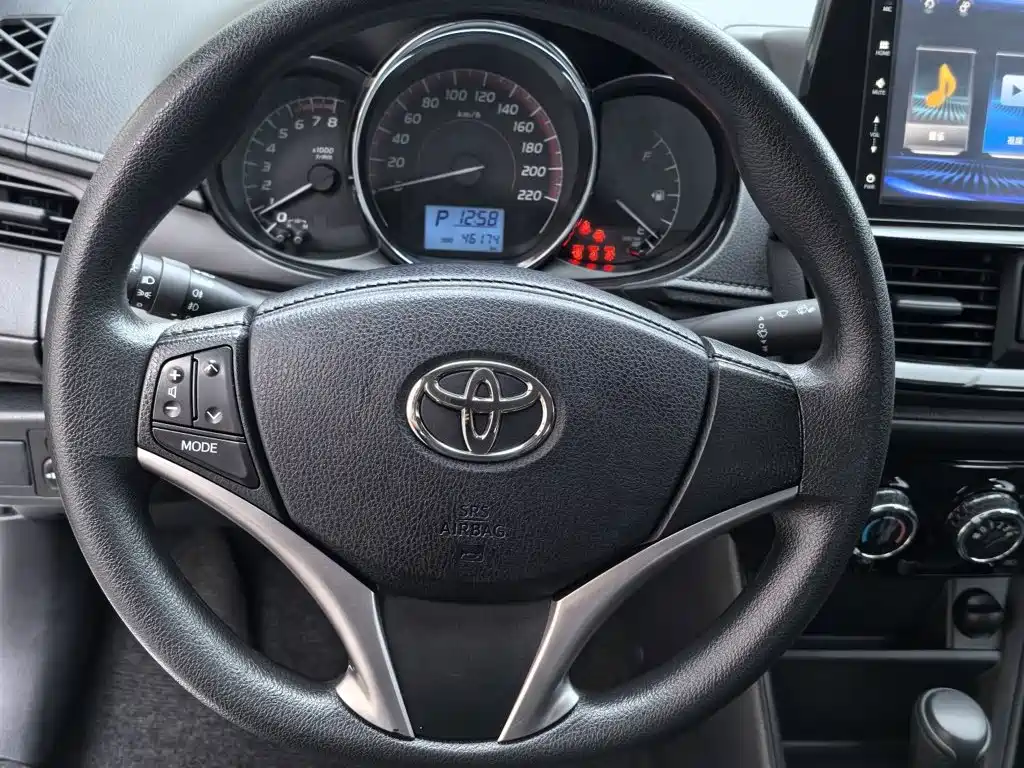 Toyota Vios — фото 11