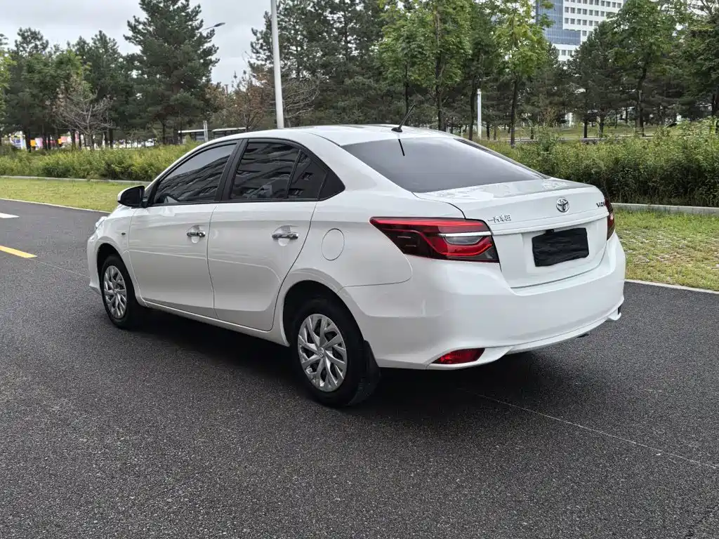 Toyota Vios — фото 20