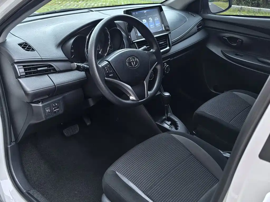 Toyota Vios — фото 4